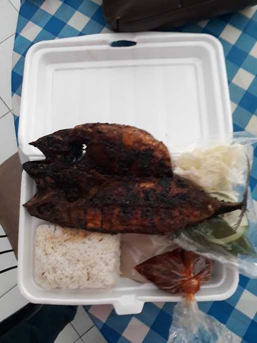 Warung Manalagi Ikan Bakar 6