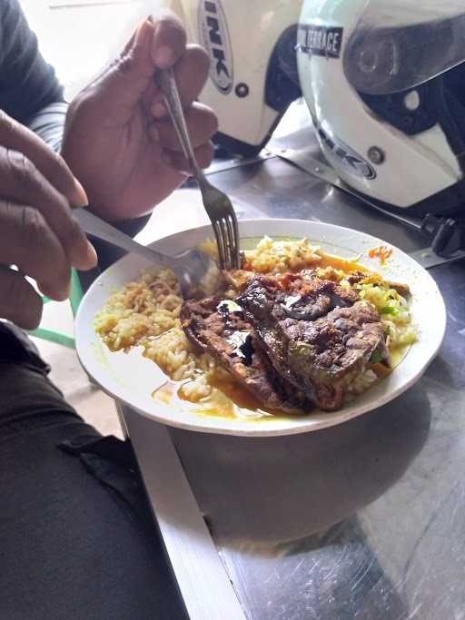 Warung Nasi Soto Gule Rawon Sawahan 8