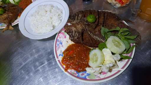 Warung Seafood & Ikan Bakar Bang Heru 9