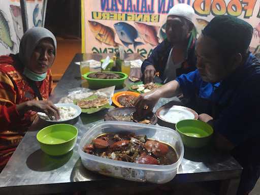 Warung Seafood & Ikan Bakar Bang Heru 5