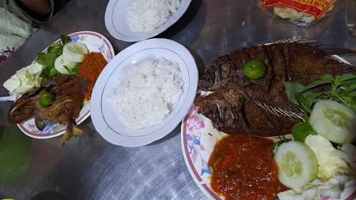 Warung Seafood & Ikan Bakar Bang Heru 10