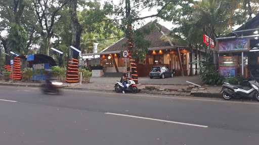 Warung Seribu Bambu Ikan Bakar 1