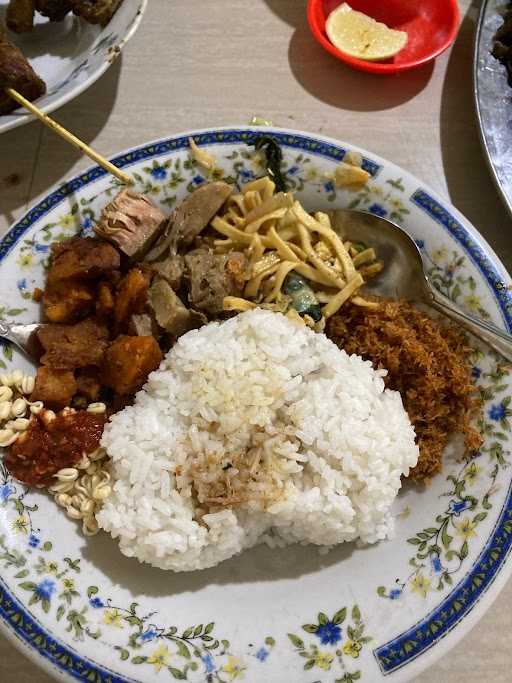 Warung Soto Dan Rawon Kiroman (Mak Cem) 10