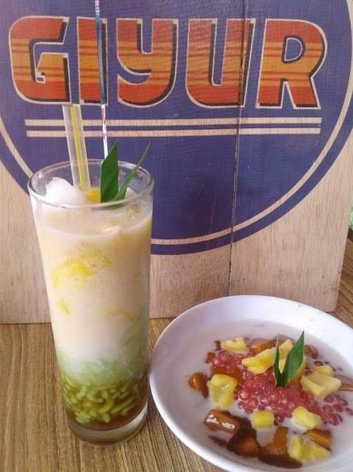 Warung Giyur 4