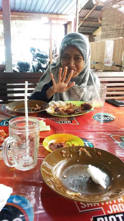 Warung Muslim Bu Apid 2