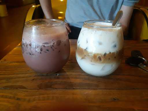 Tempat Seduh Coffee 4