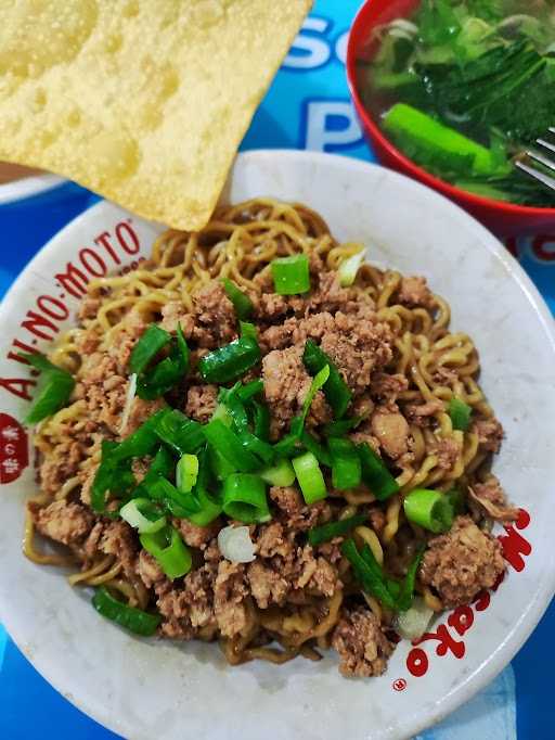 Bakmi Awat - Kelapa Gading 9