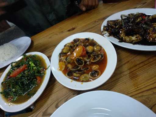 Rm. Cendrawasih Seafood 10