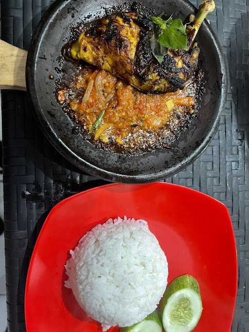 Sambal Bakar Borneo, Cemara 3