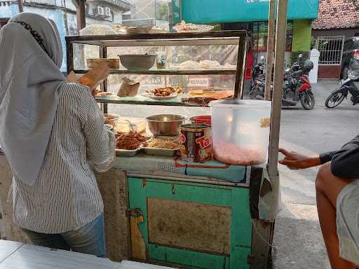 Warung Nasi Uduk Nona 4