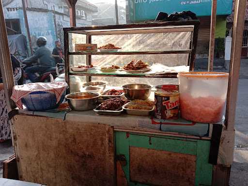 Warung Nasi Uduk Nona 6