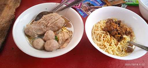 Kedai Bakso Putra Denis 7