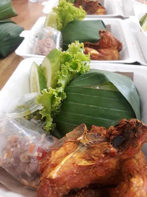 Ayam Penyet Dua Sambal 8