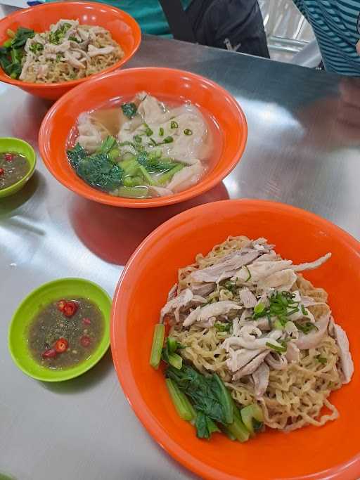 Mie Ayam Kesawan 8