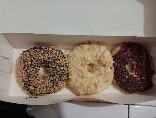 Rocabana - Donuts . Bakery . Cafe 10