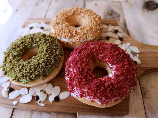 Donat Jawara 9