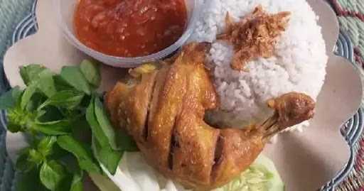 Ayam Goreng Lesehan Putra Kuningan 4