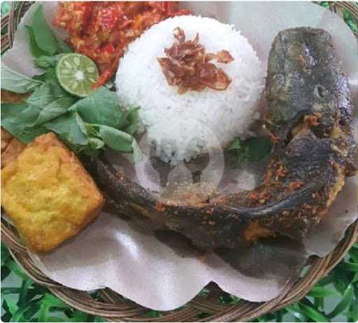 Ayam Goreng Lesehan Putra Kuningan 1