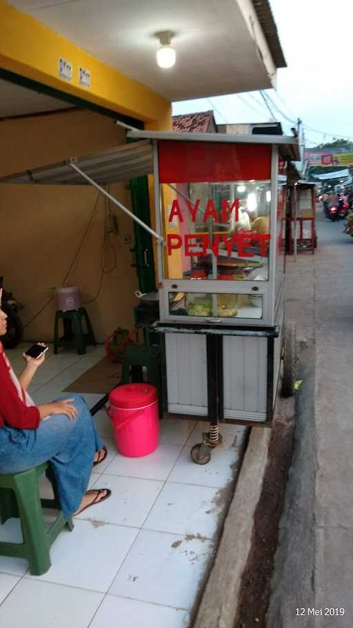 Ayam Penyet Stasiun 4