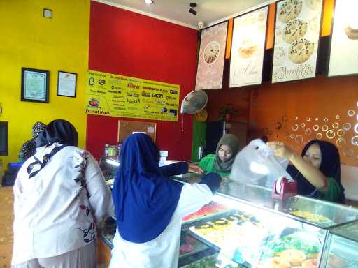 Donat Madu Cihanjuang Cabang Cikampek 8