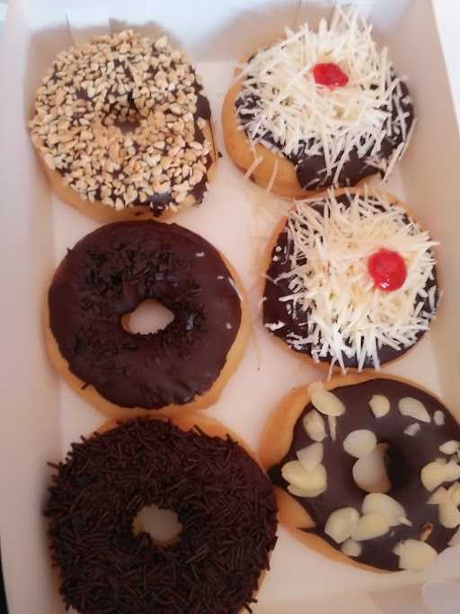 Donat Madu Cihanjuang Cabang Cikampek 3