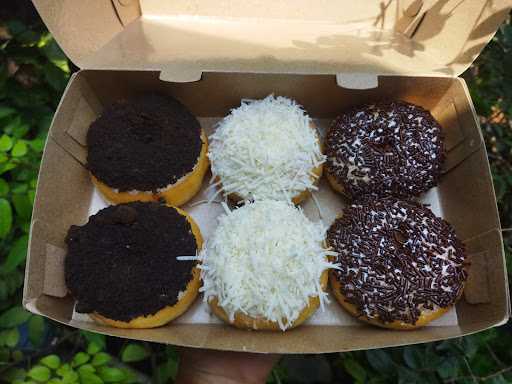 Happy Donuts Cikampek 8