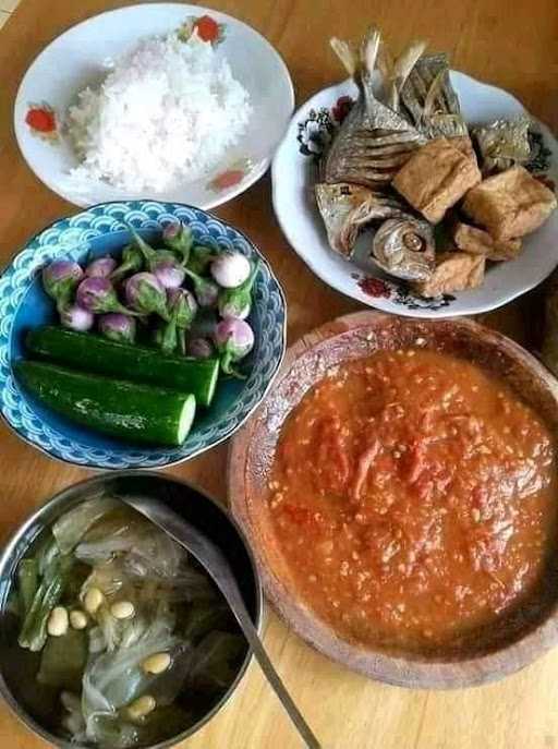 Waroeng Nasi Dapur Pucung 2