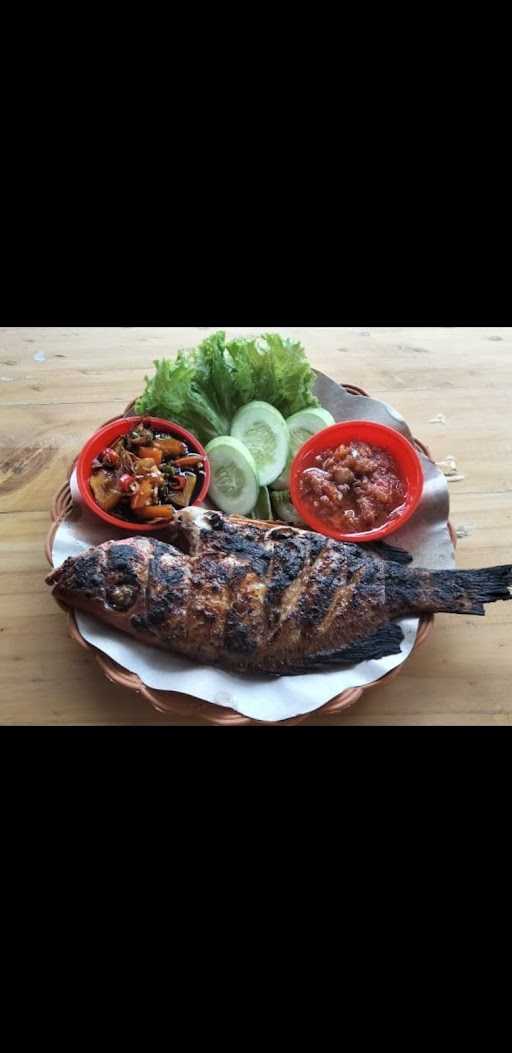 Warung Ikan Dan Ayam.Bakar 8