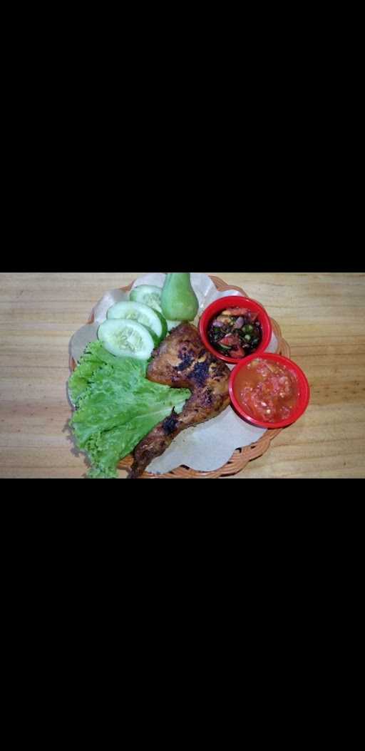 Warung Ikan Dan Ayam.Bakar 4