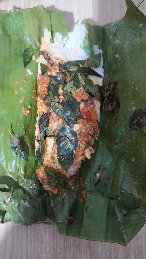 Ayam Penyet Pawon Kelana 2