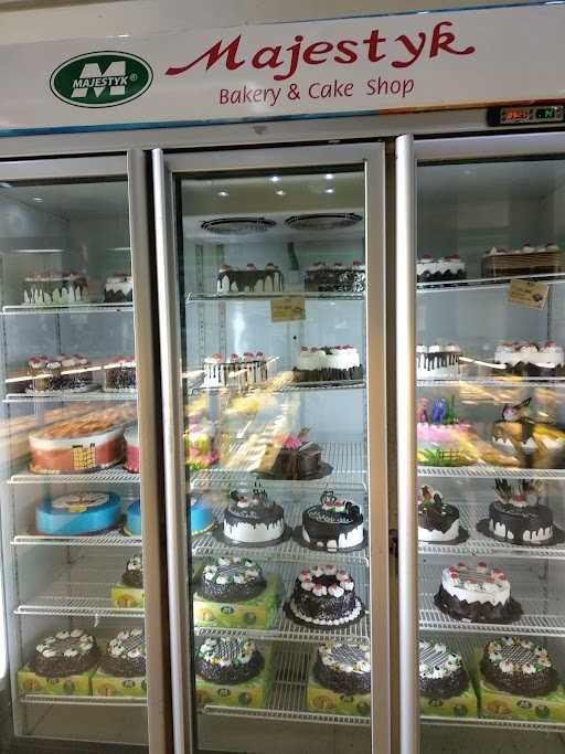 Majestyk Bakery & Cake Shop Kramat Jati 9