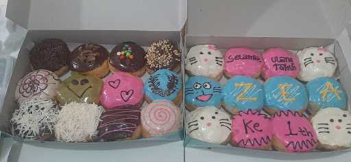 Yeyen Dewi Jajan Donut 6