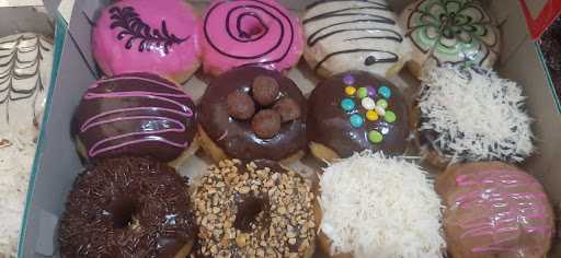 Yeyen Dewi Jajan Donut 9