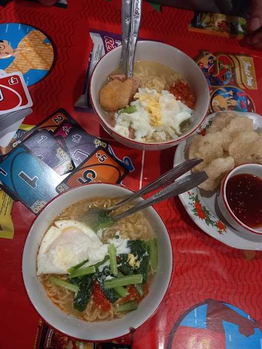 Indomie Restaurant Poernama (Condet Raya) 7