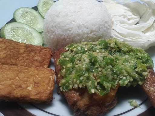 Kedai Soto Betawi Bang Den 6