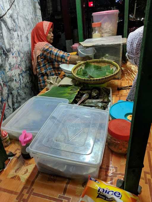 Soto Betawi Ibu Nurjanah 1