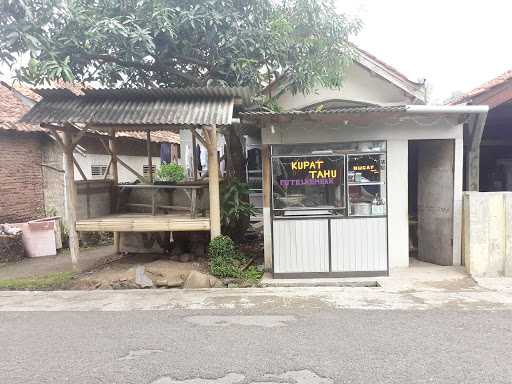 Warung Hucap Putri Kembar 4