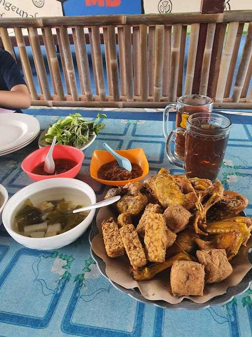 Warung Nasi Ayam Goreng Mang Bewok 10