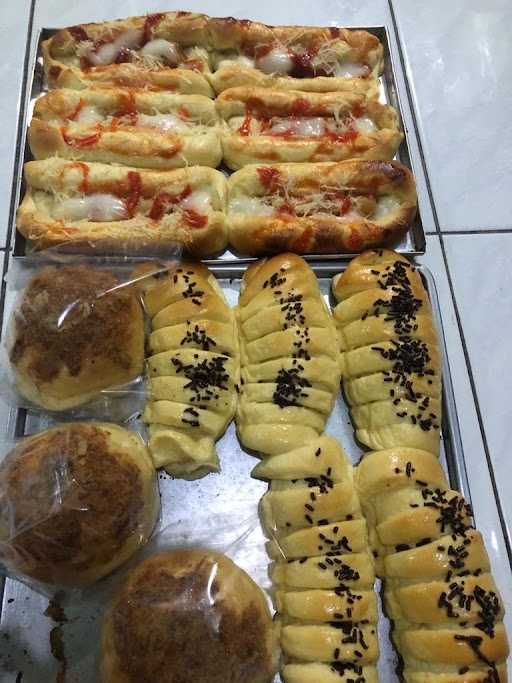 Mama Ninik Bakery 10