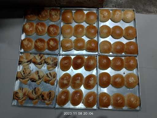 Jualan Aneka Roti & Donat 6