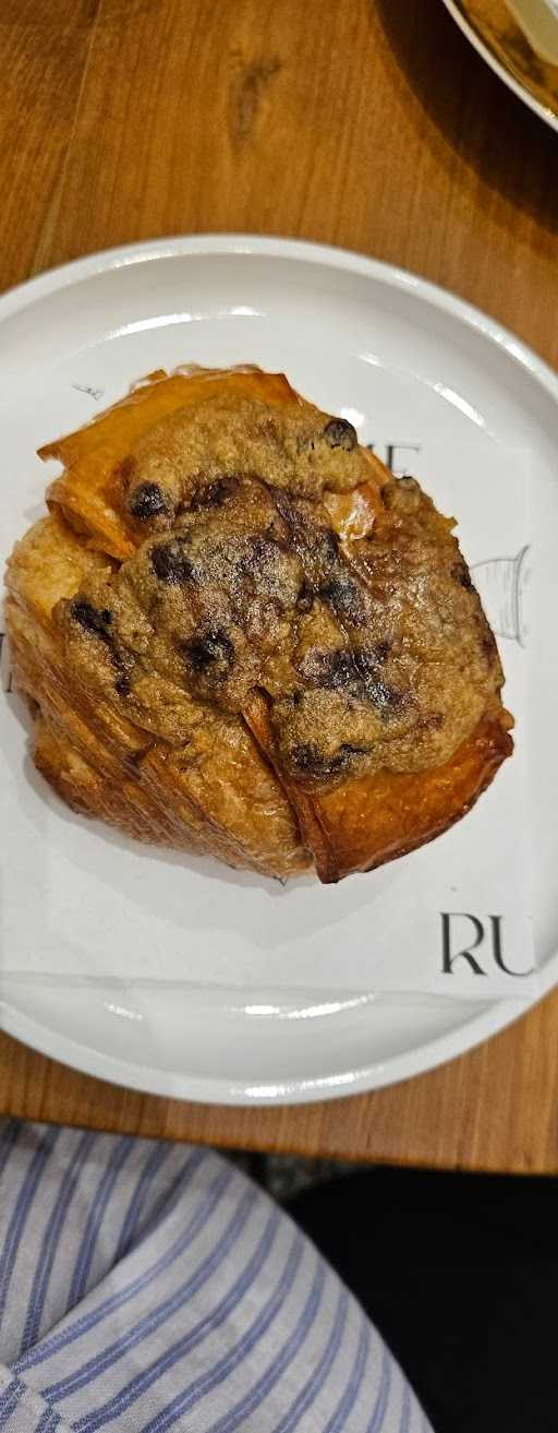 Rume Croissant & Bread 1