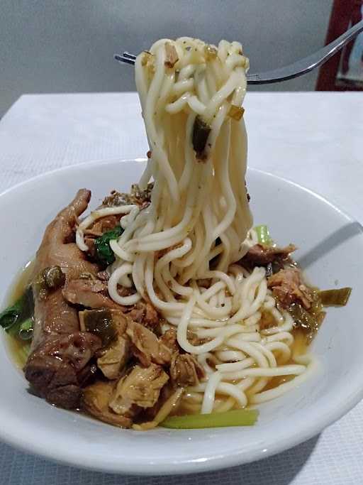 Warung Mie Ayam Yu Opii 4