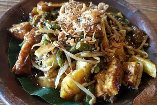 Rujak Cingur Mak Rodiyah 4