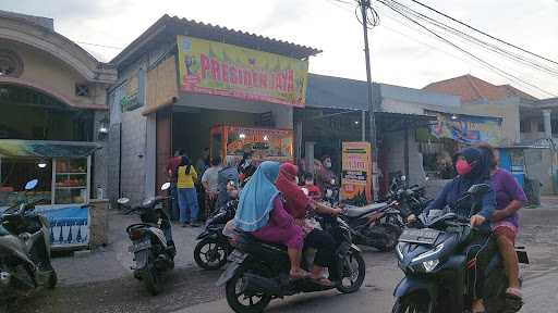 Rumah Makan Presiden Jaya Masakan Padang 1