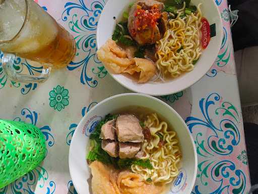 Bakso Bakwan Favorit Satirin 3