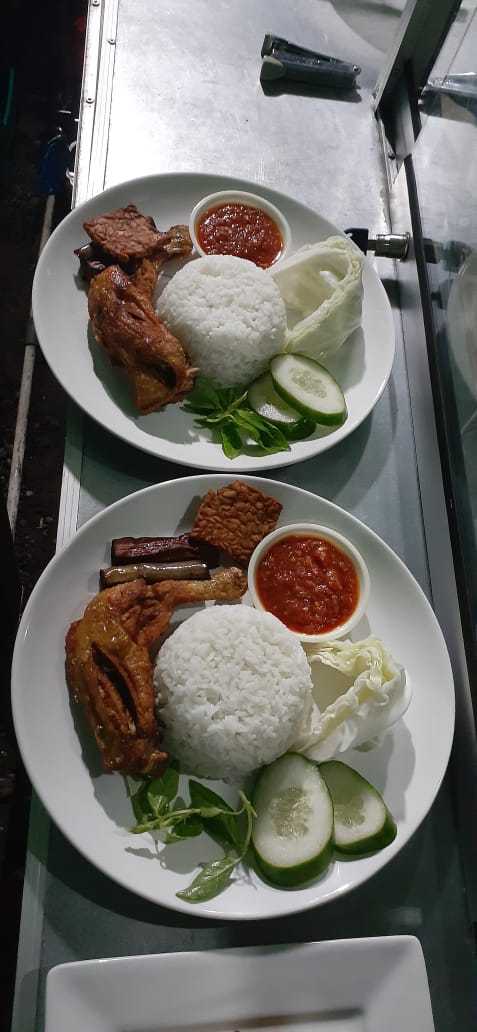 Lalapan & Pecel Lele Warung Jawa 5