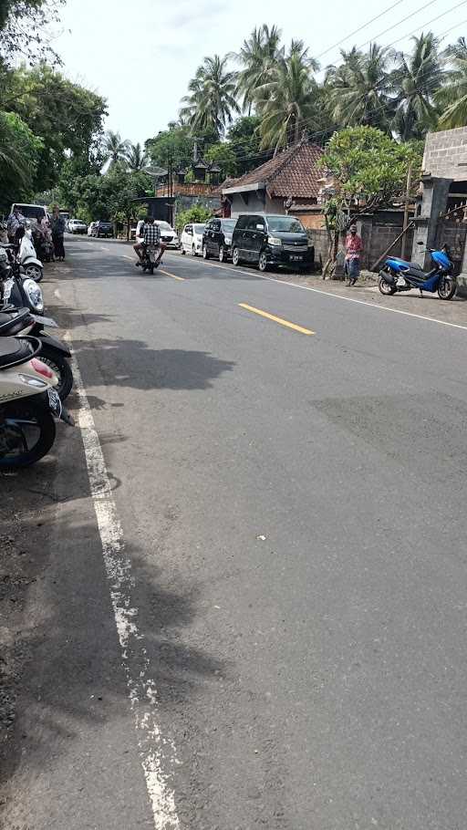 Warung Makan Lestari Tianyar Barat 4