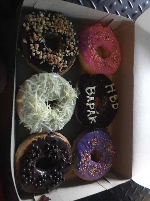 Emi Donat Tamblang 4