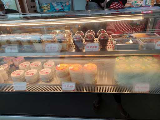 Tata’S Pudding Beachwalk Mall 8