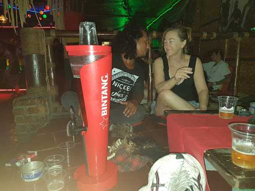 Apache Reggae Bar 6